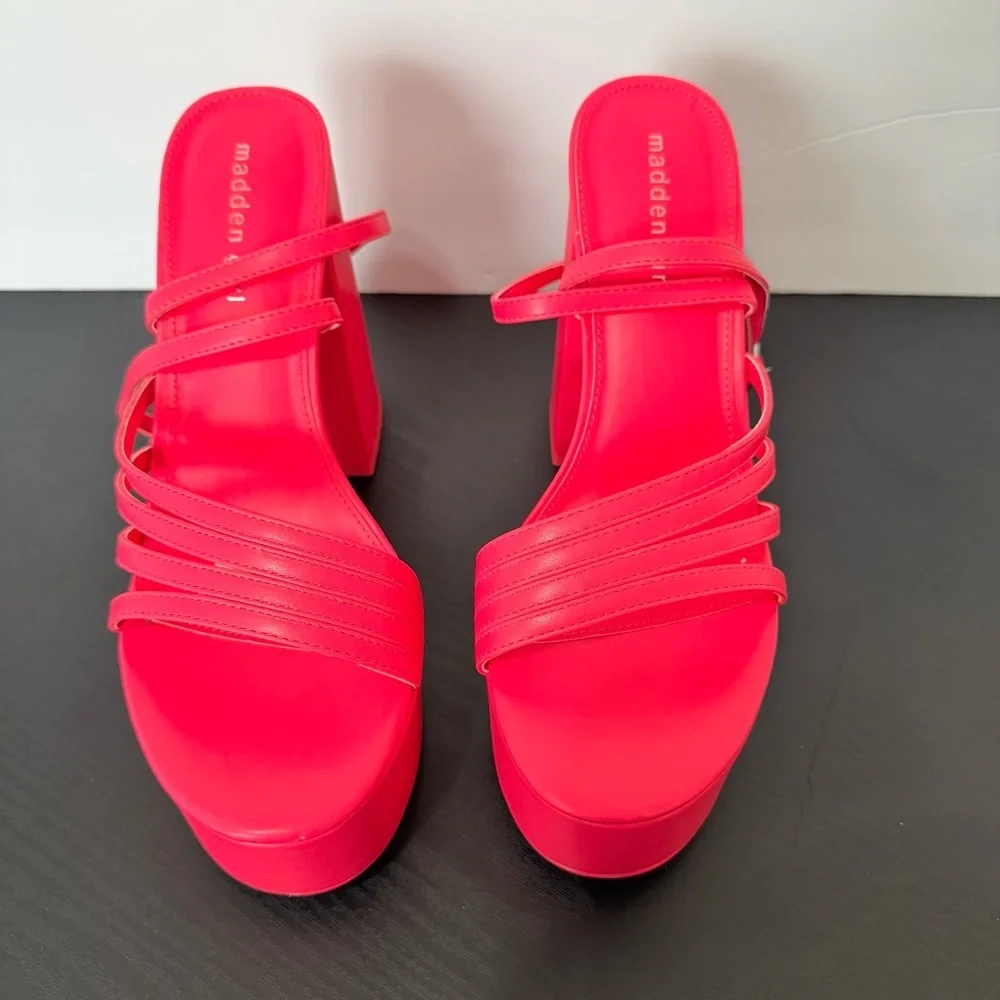 Madden Girl Jadda Chunky Platform Heel Sandals  Fuchsia Size 9